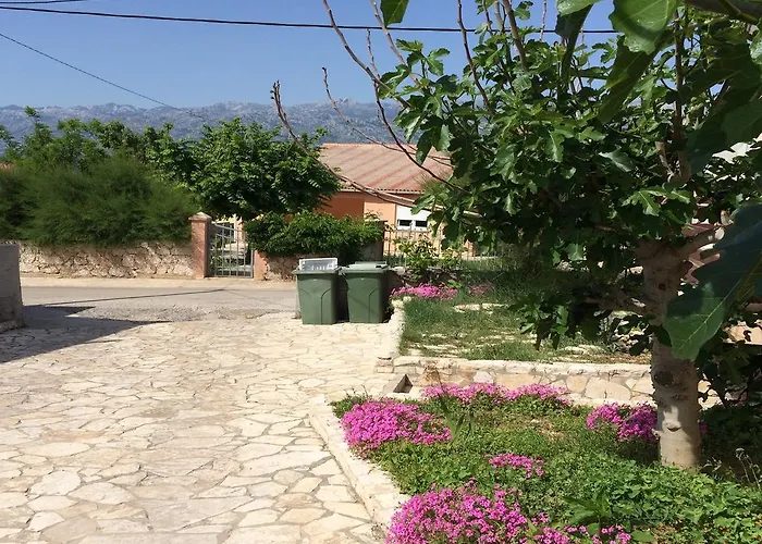 House For Holidays Kozul 別荘 Ražanac